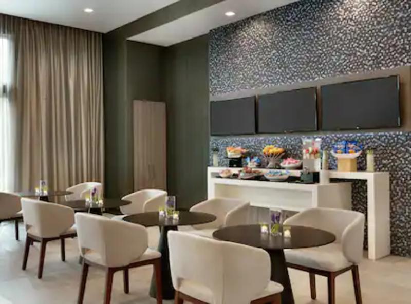 Embassy Suites By Hilton Atlanta Midtown מראה חיצוני תמונה
