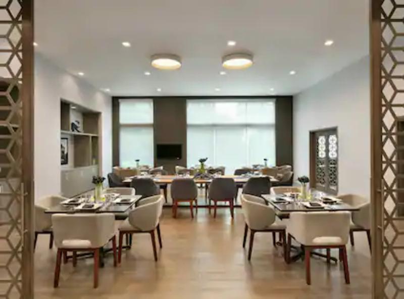 Embassy Suites By Hilton Atlanta Midtown מראה חיצוני תמונה