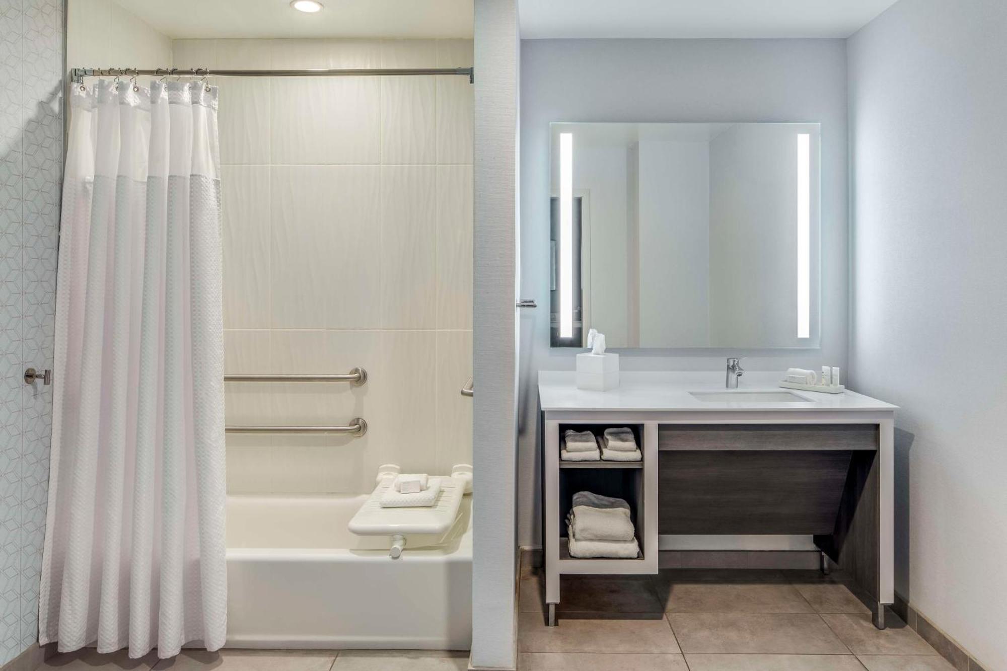 Embassy Suites By Hilton Atlanta Midtown מראה חיצוני תמונה