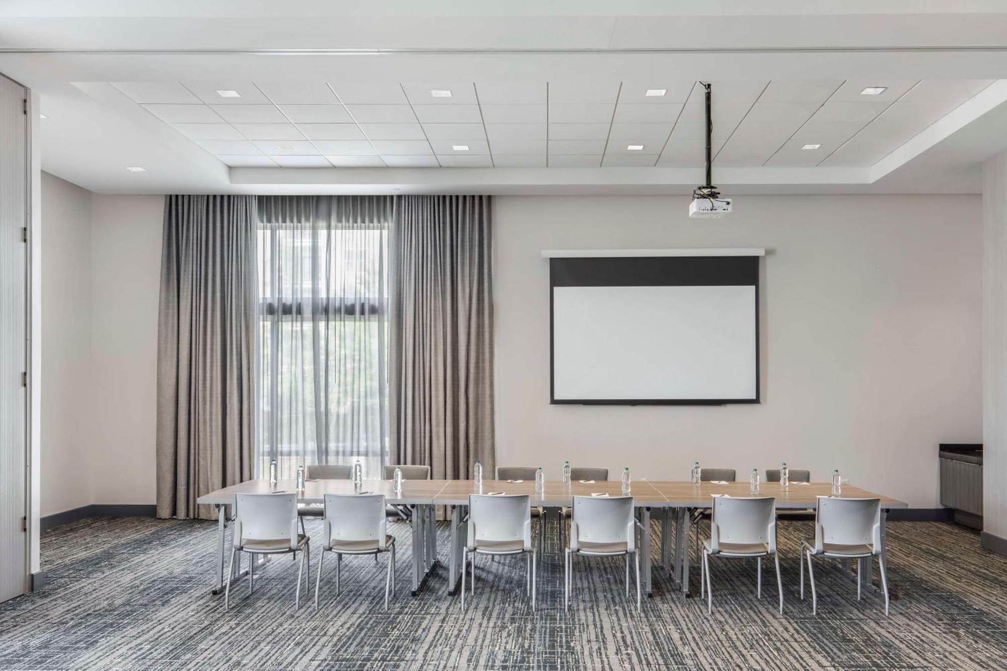 Embassy Suites By Hilton Atlanta Midtown מראה חיצוני תמונה