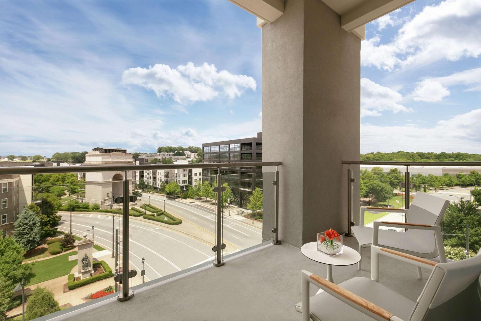 Embassy Suites By Hilton Atlanta Midtown מראה חיצוני תמונה