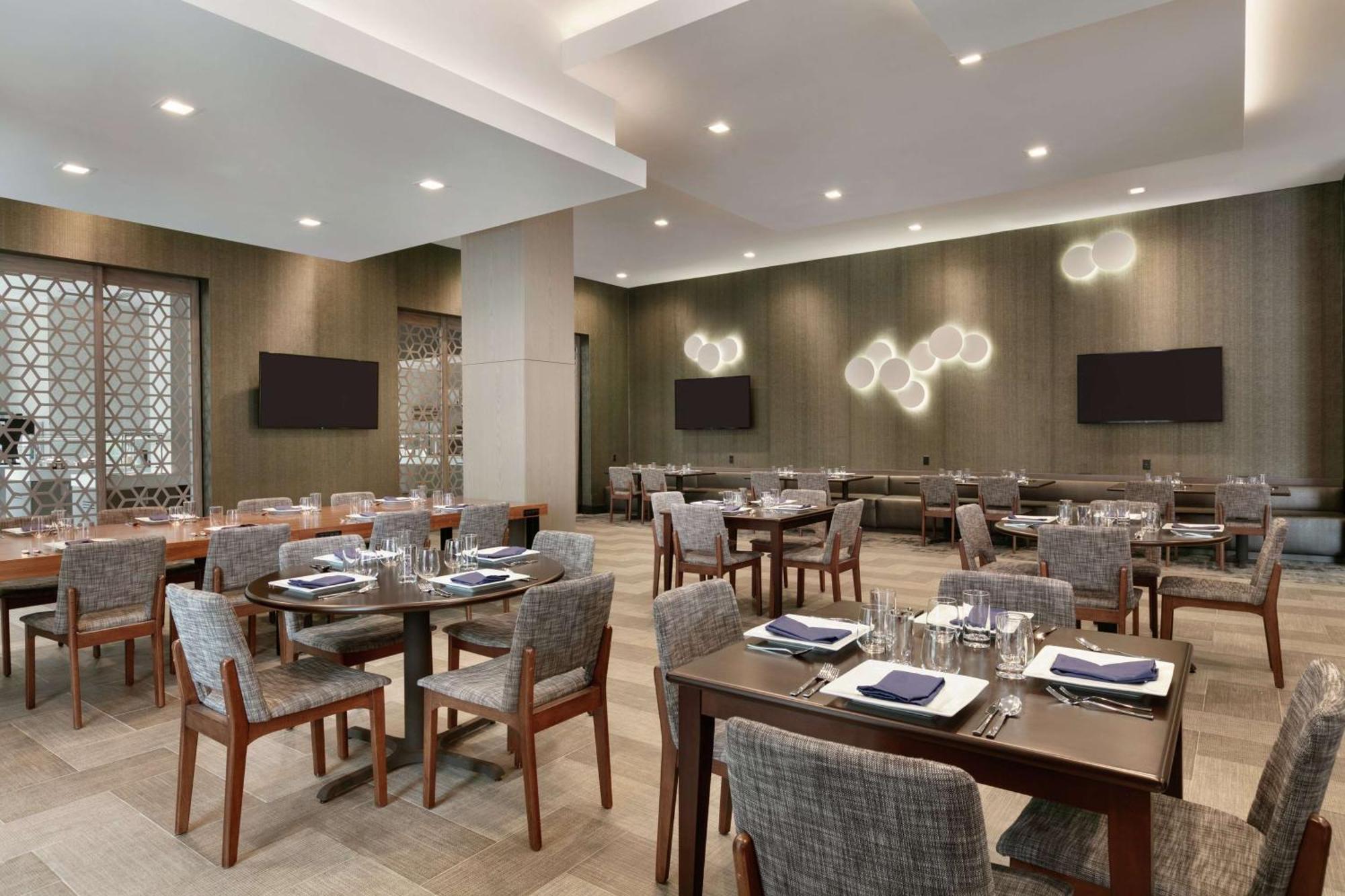 Embassy Suites By Hilton Atlanta Midtown מראה חיצוני תמונה