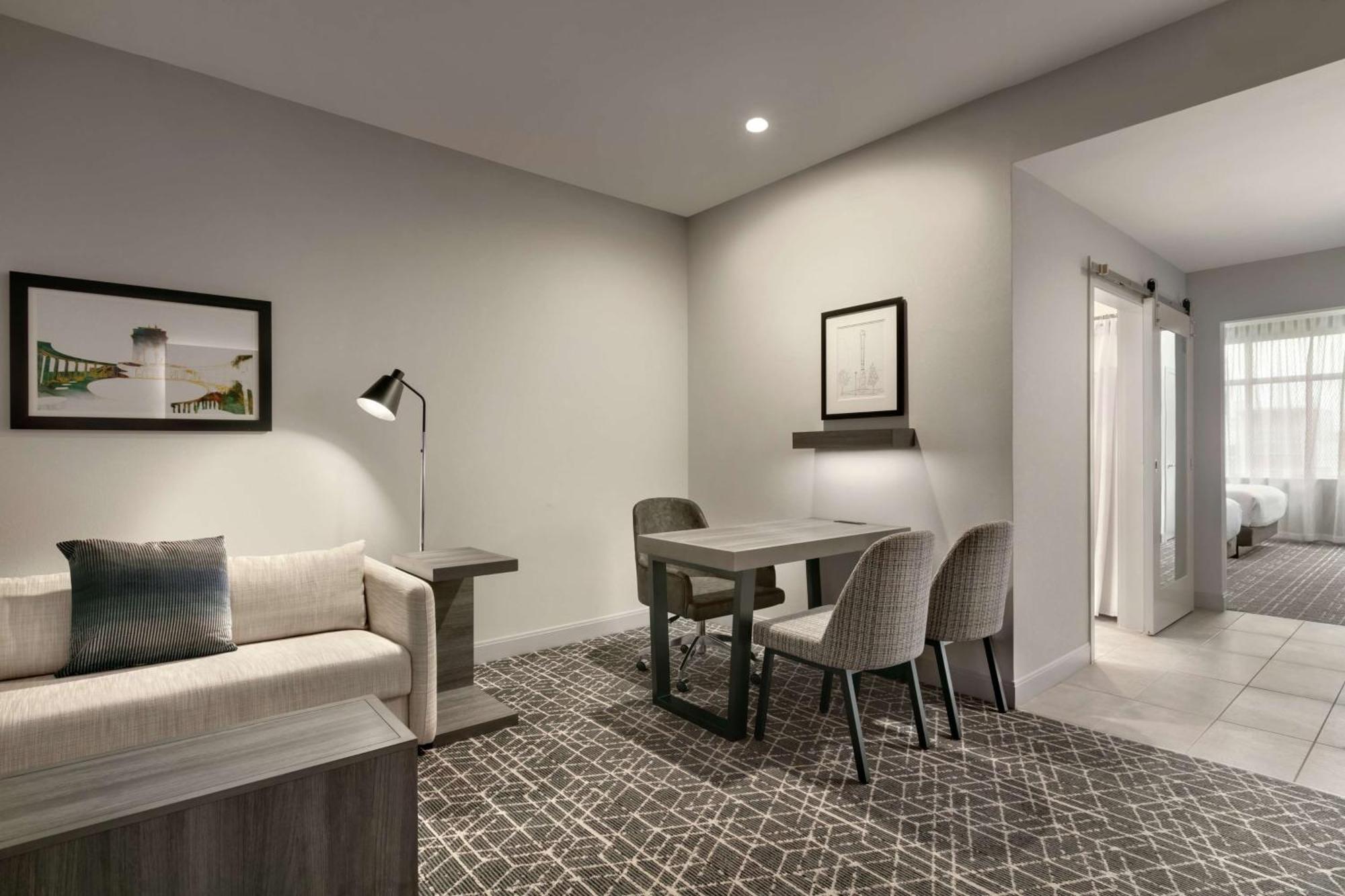 Embassy Suites By Hilton Atlanta Midtown מראה חיצוני תמונה