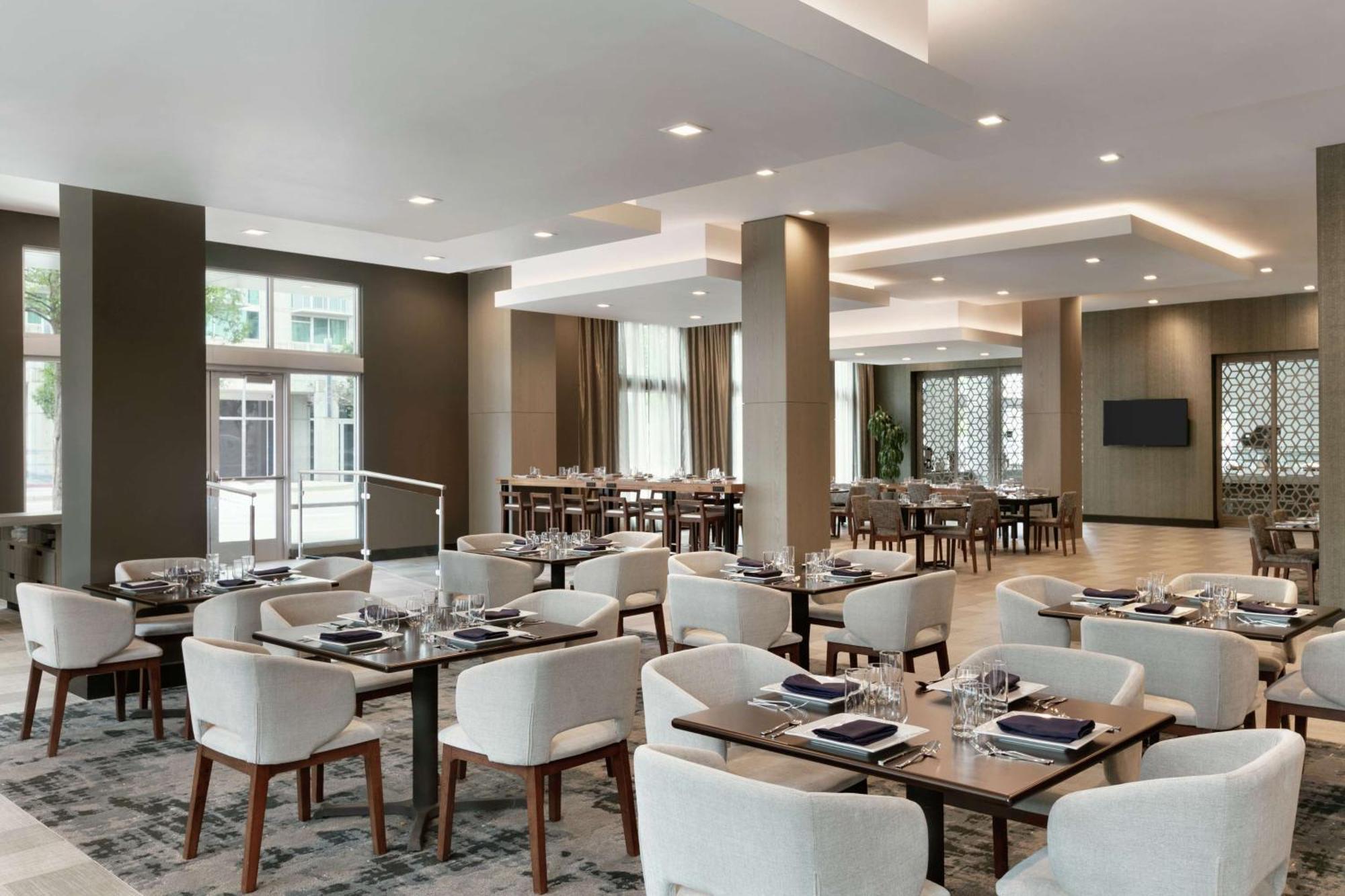 Embassy Suites By Hilton Atlanta Midtown מראה חיצוני תמונה