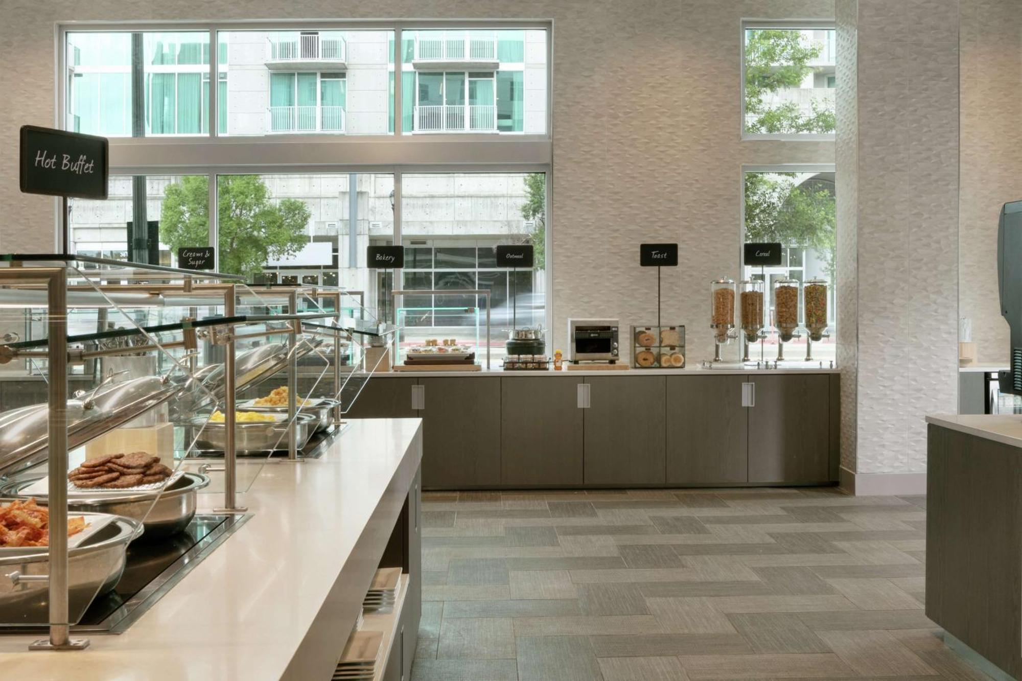 Embassy Suites By Hilton Atlanta Midtown מראה חיצוני תמונה